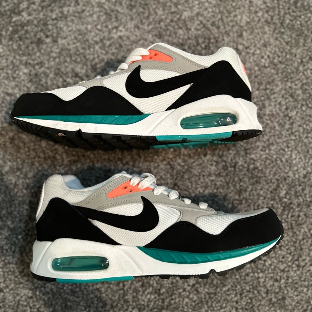 Nike air size 9